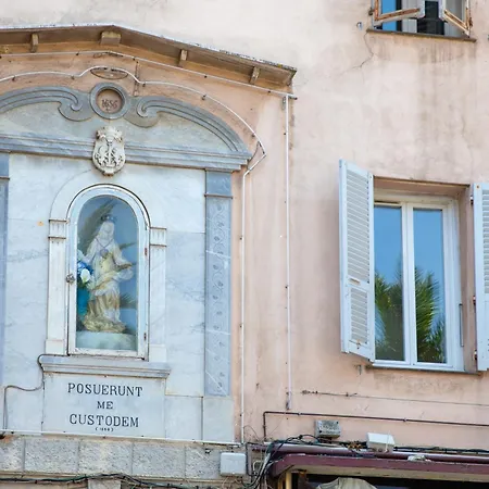 Madonuccia - Hypercentral Chic & Cosy *