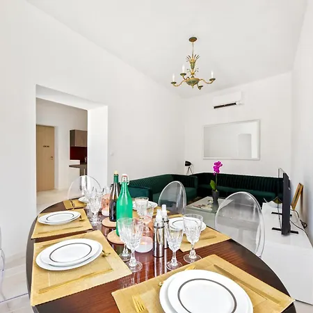 Apartment Madonuccia - Hypercentral Chic & Cosy *