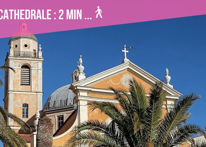 Madonuccia - Hypercentral Chic & Cosy