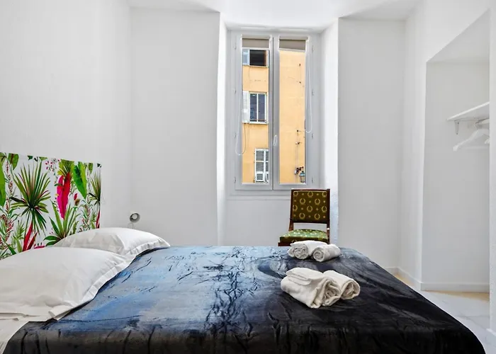 Madonuccia - Hypercentral Chic & Cosy Апартаменты