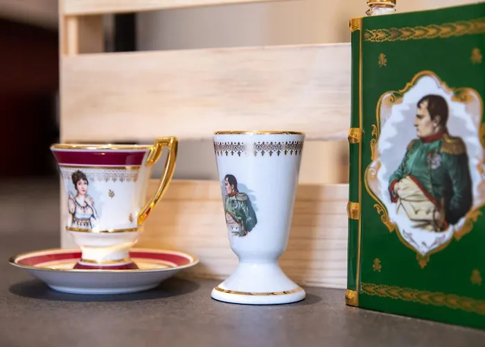 Madonuccia - Hypercentral Chic & Cosy * אז'אקסיו