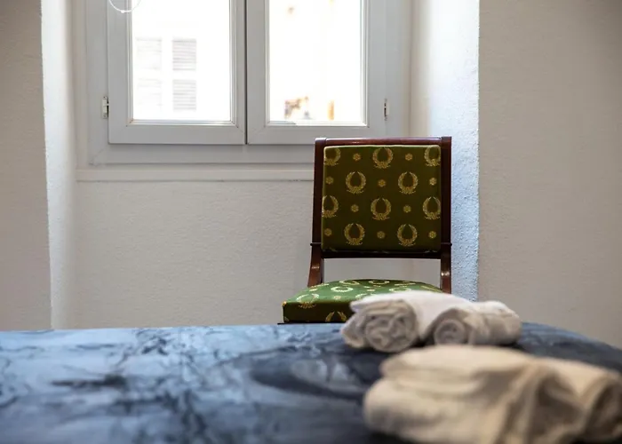 Madonuccia - Hypercentral Chic & Cosy Apartment