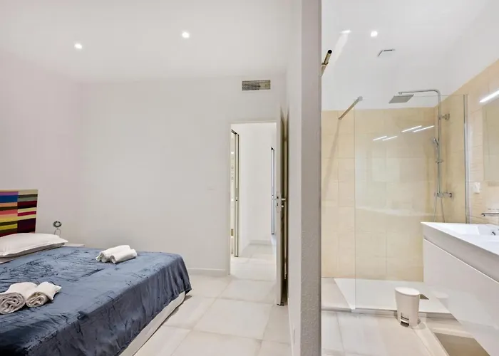 Madonuccia - Hypercentral Chic & Cosy אז'אקסיו