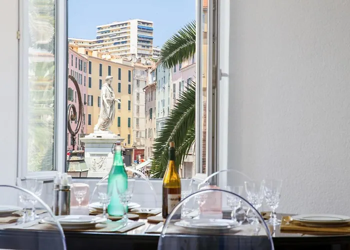 Madonuccia - Hypercentral Chic & Cosy * אז'אקסיו